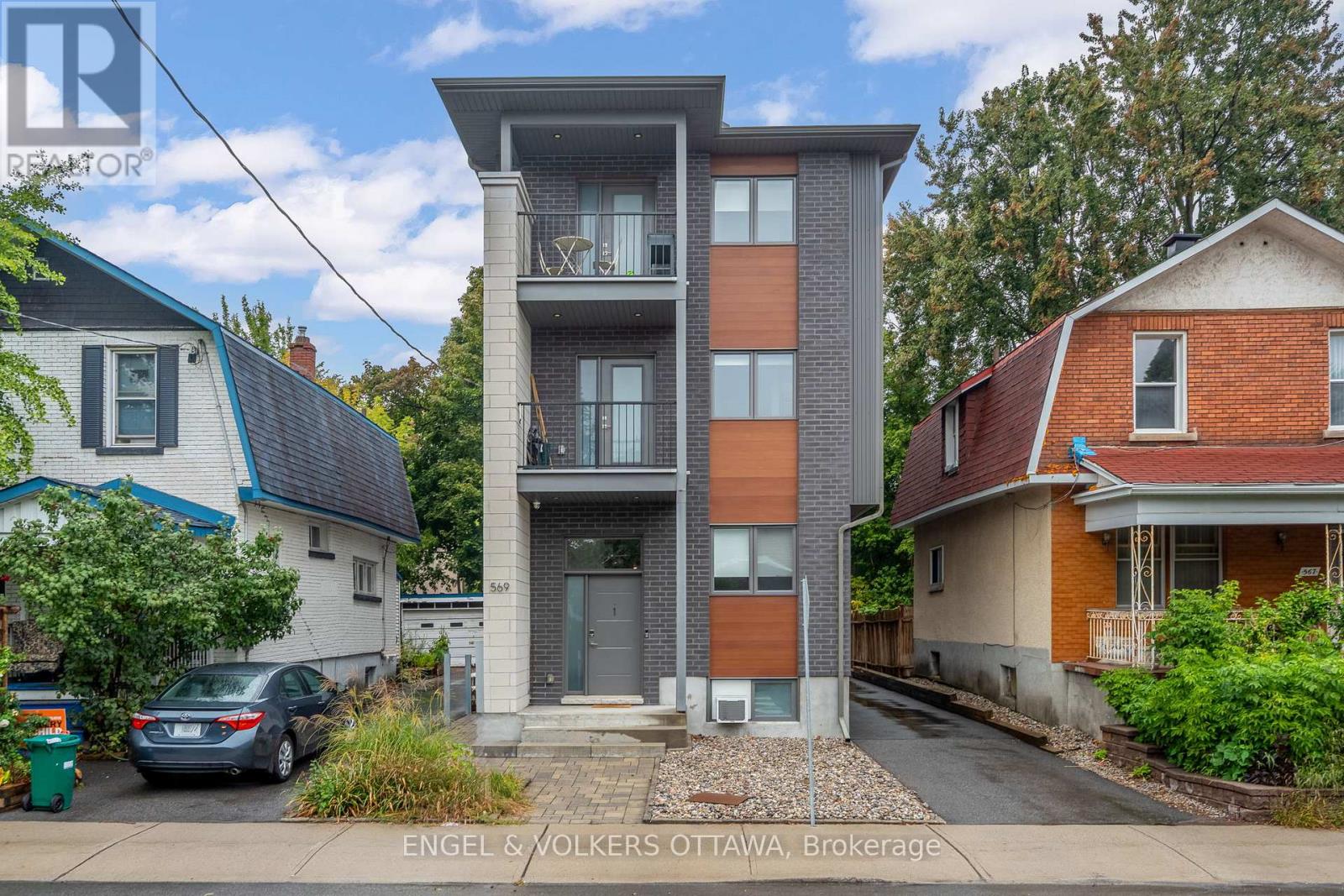569 McLeod St Unit 4, Ottawa Centre — 2 bed, 2 bath modern apartment