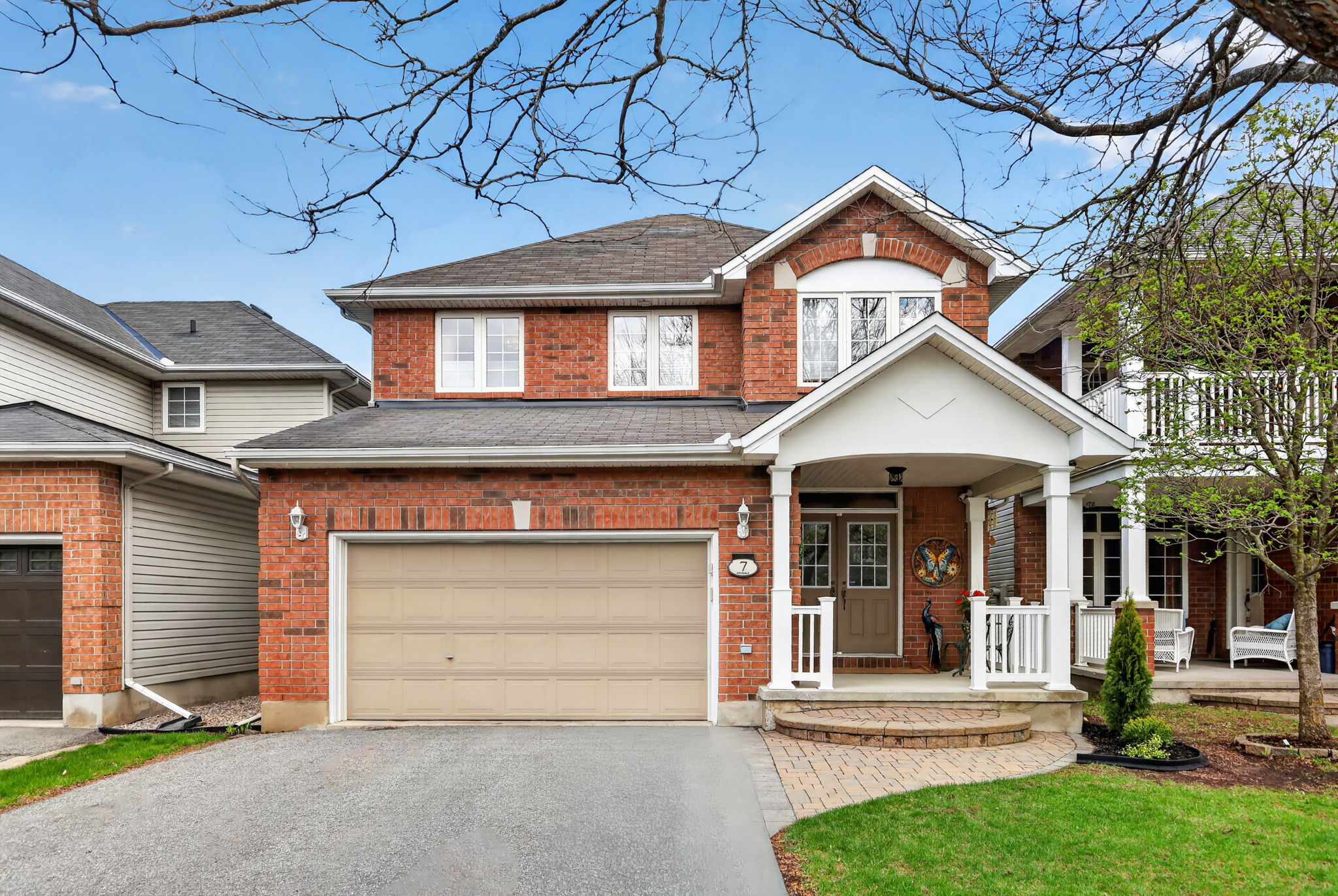 7 Drysdale Street, Kanata Village Green — 3+1 bed, 2.5 bath detached with 2-car attached garage